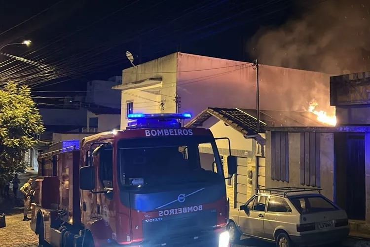 VÍDEO: Homem incendeia casa da ex-sogra e é encontrado morto após o crime em Brumado