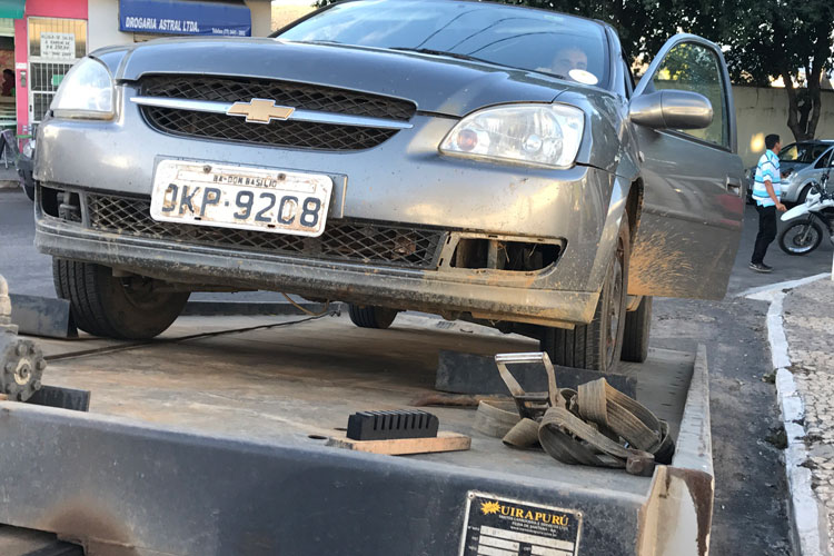 Operação Paz no Trânsito: Veículo da prefeitura de Dom Basílio é pego durante blitz em Brumado