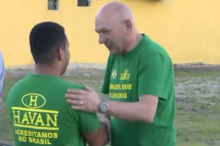 Luciano Hang visita loja da Havan após pegar fogo em Vitória da Conquista