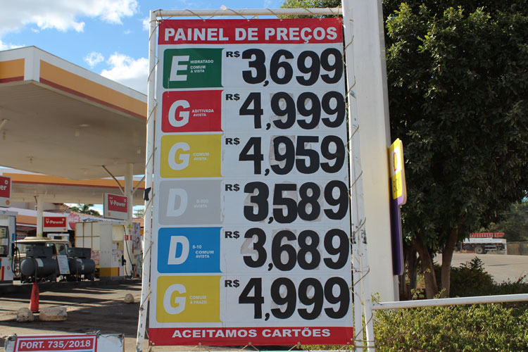 Gasolina é reajustada a R$ 4,959 em Brumado