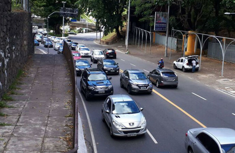 Donos de veículos com placa de final 1 têm até dia 28 para pagar a cota única