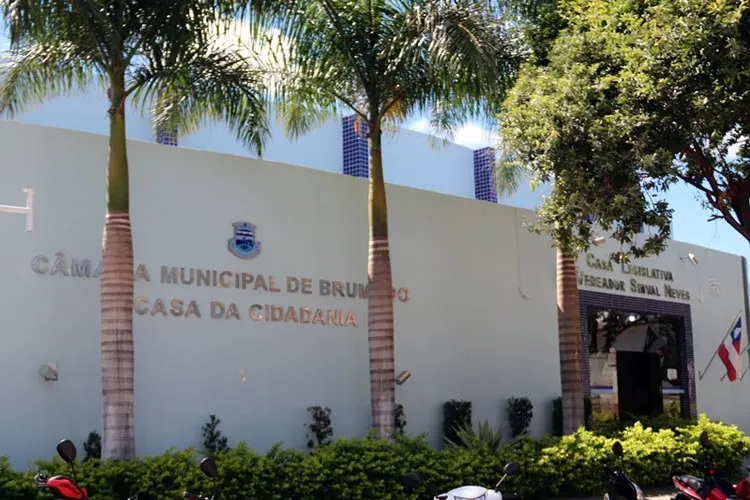 Câmara Municipal de Brumado fixa subsídio mensal dos vereadores em R$ 12.495,27