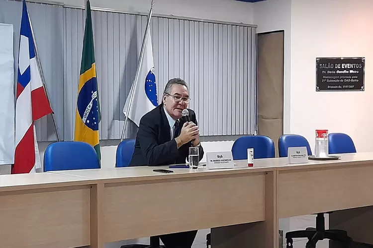 Maurício Vasconcelos dá dica de sucesso aos jovens advogados de Brumado