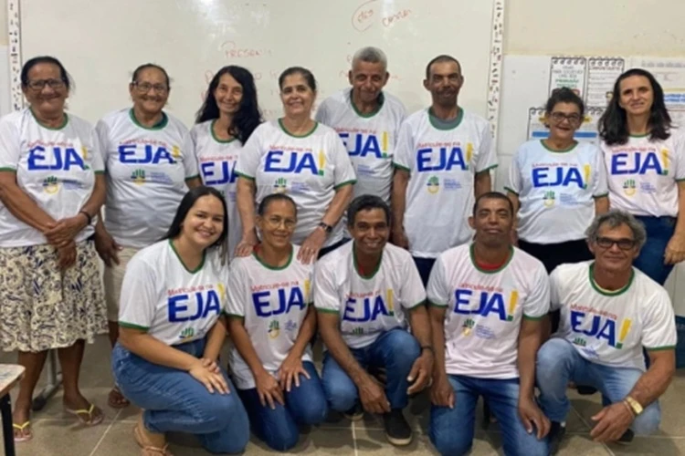 Prefeitura de Brumado amplia oferta da EJA e atende 741 estudantes