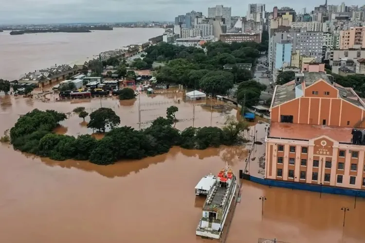 Governo anuncia Pix de R$ 5,1 mil para famílias vítimas das chuvas no Rio Grande do Sul
