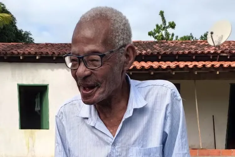 Idoso comemora aniversário de 116 anos em Camamu: 'Ainda cai na farra'