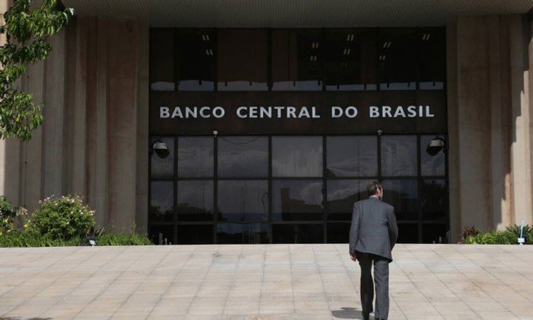 Banco Central surpreende e encerra série de cortes de juros