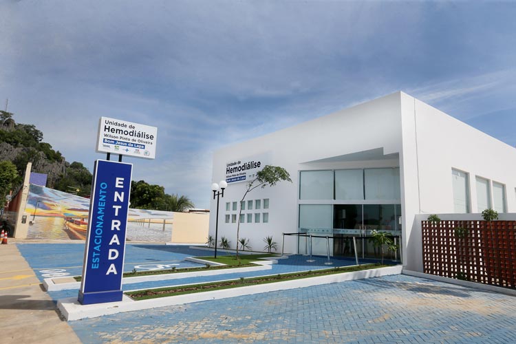 Governo da Bahia entrega unidade de hemodiálise em Bom Jesus da Lapa