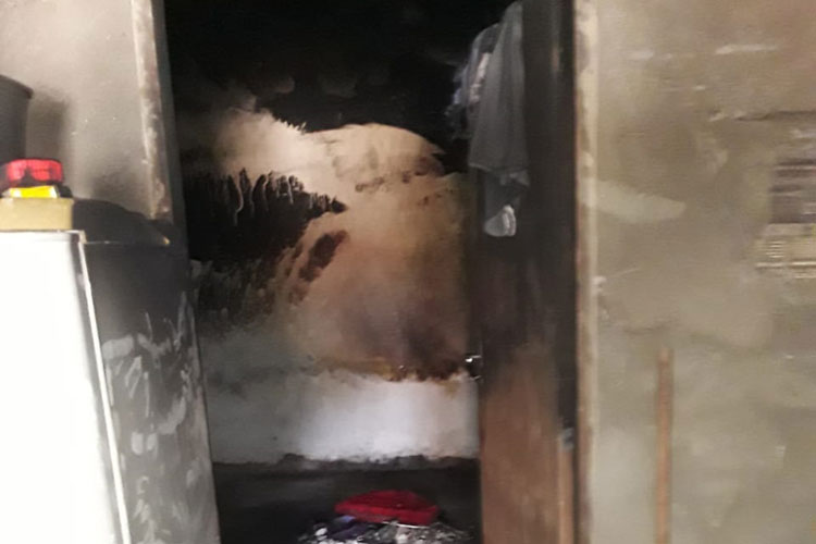 Homem diz que ex-esposa ateou fogo em sua residência no bairro Apertado do Morro em Brumado