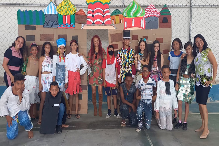 Brumado: Projeto Recicla Fashion comemora 22 em grande estilo na Escola Sá Teles