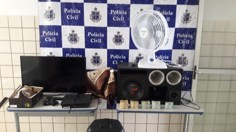 Funcionários são presos suspeitos de mandar matar dono de supermercado em Teixeira de Freitas