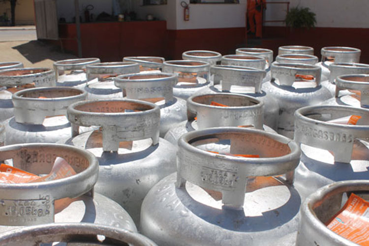 Gás de cozinha fica mais barato na Bahia