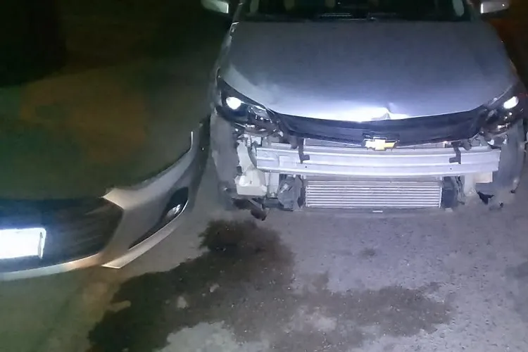 Com sinais de embriaguez, condutor abandona veículo após acidente em Guanambi