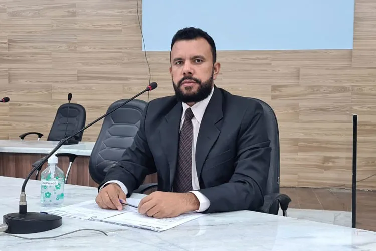 Filha do prefeito de Brumado chama vereador de analfabeto e TJ-BA manda pagar indenização
