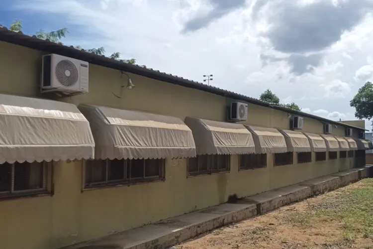 Felipe Duarte garante que salas de aula da rede municipal de Guanambi sejam climatizadas