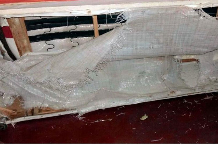 Guanambi: Homem é preso escondido dentro de sofá depois de assaltar farmácia