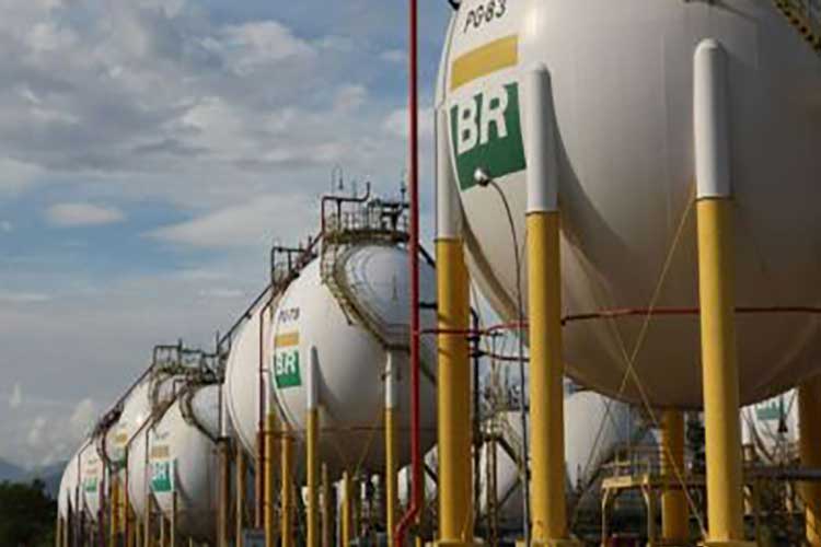Petrobras informa ter atingido meta de produção anual em 2022