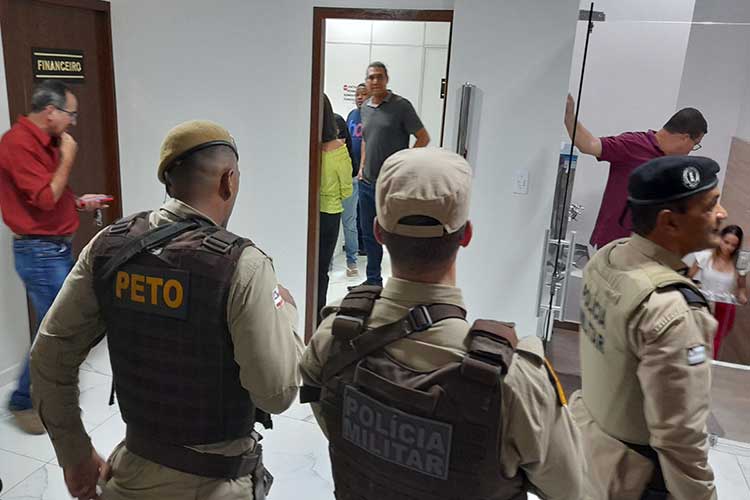 Brumado: Disputa para eleições da Câmara de Vereadores gera tumulto e vira caso de polícia
