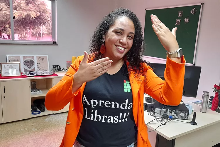 Brumado: Professora do Ifba destaca a importância Língua Brasileira de Sinais