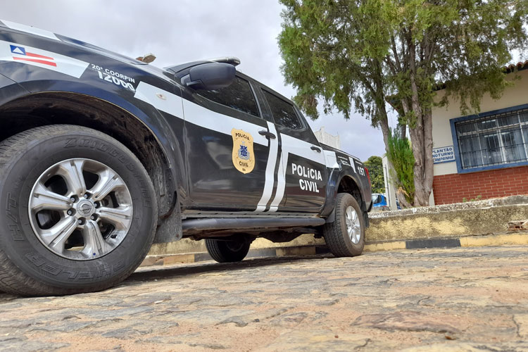 Jovem traficante é presa ao desembarcar de ônibus em mudança para cidade de Brumado