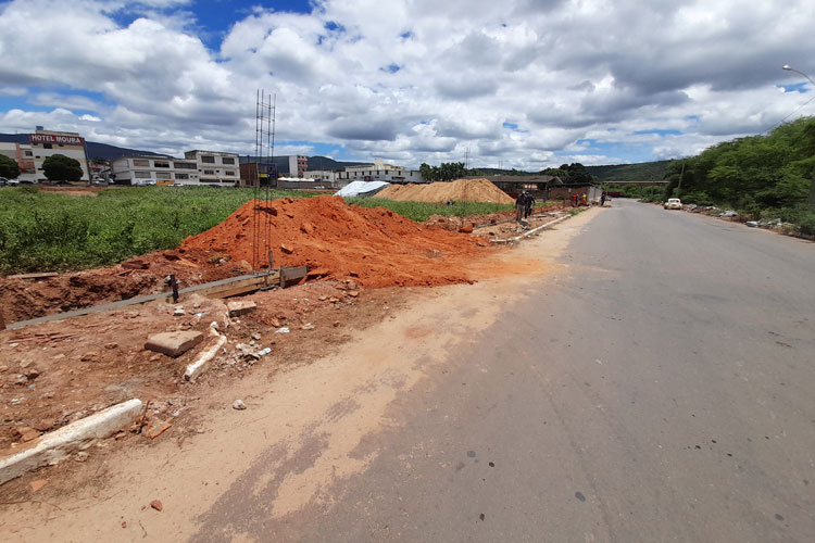 Brumado: Prefeitura e empresário em rota de colisão por conta de obras em terreno onde passa a drenagem da cidade