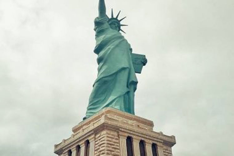 Vitória da Conquista ganha estátua da liberdade e apelido de Nova York do Sertão
