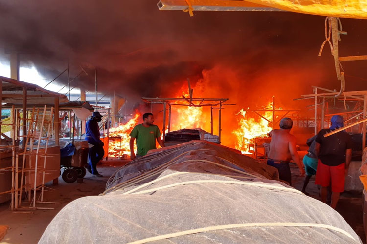 Incêndio atinge Centro de Abastecimento no município de Ipiaú