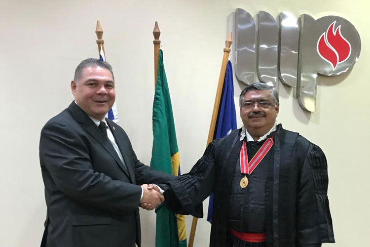 Presidente da Câmara de Brumado participa de cerimônia de posse de corregedor-geral do MP-BA