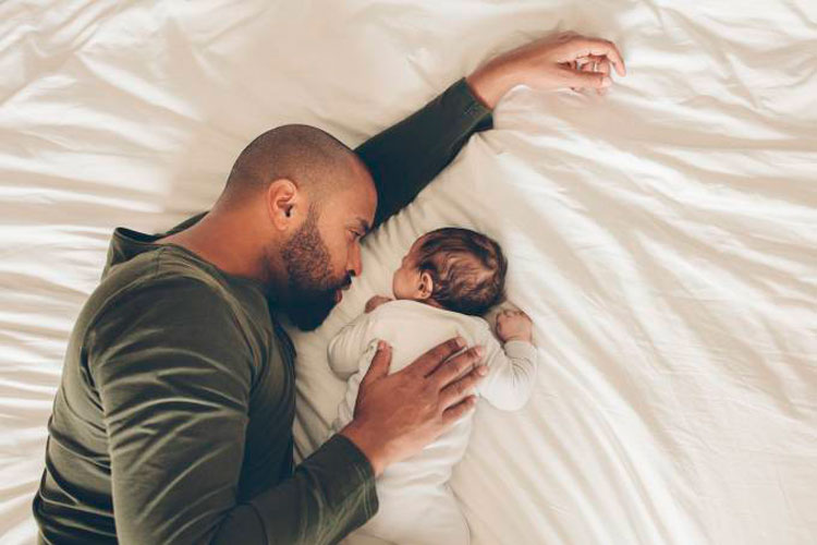 Idade paterna avançada impacta na saúde do bebê, mostra pesquisa