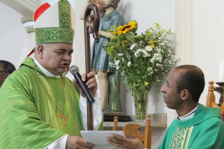Padre Marcus Vinícius assume paróquia em Brumado