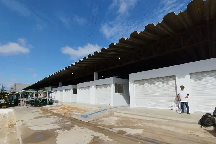 Boxes da Feira da Patagônia são entregues requalificados em Vitória da Conquista