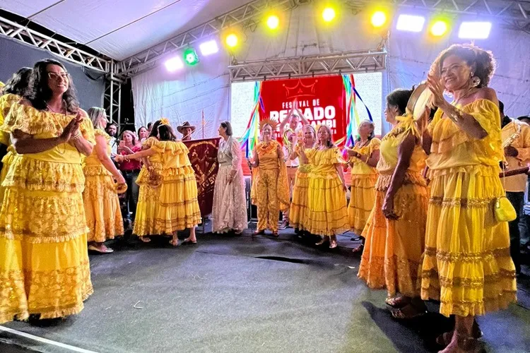 Milhares de espectadores prestigiam 1º festival de Terno de Reis realizado em Guanambi