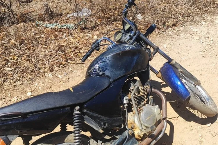 Motocicleta com adulteração de sinal identificador é apreendida na zona rural de Macaúbas