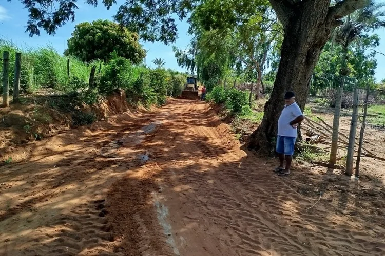 Prefeitura de Guanambi intensifica recuperação de 800 km de estradas vicinais