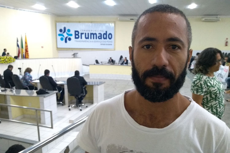 Brumado: Universitário vai ao legislativo em busca de apoio para participação em programa estudantil