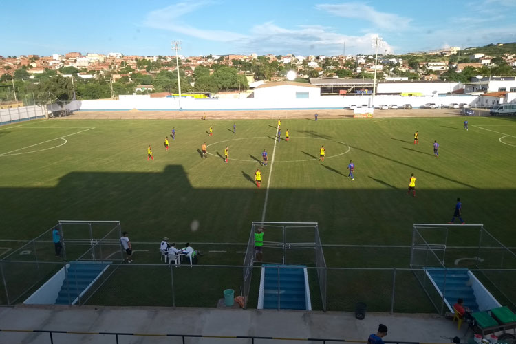 Umburanas antecipa a Páscoa e aplica dois chocolates no Itaquaraí pelo Brumadense de Futebol