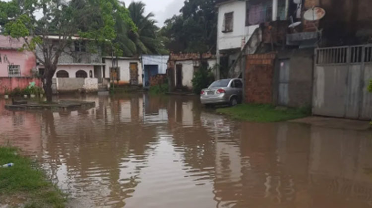 Afetados pelas chuvas chegam a quase 80 mil na Bahia