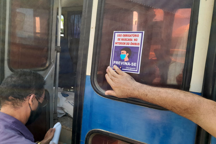 Brumado: SMTT e 18ª Ciretran promovem blitz de conscientização para uso de máscaras no transporte coletivo