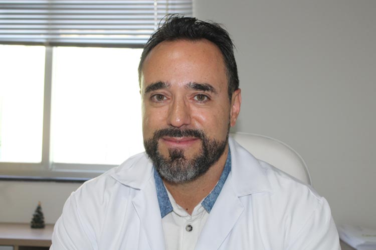 Brumado: Atendendo no Centro Médico São Gabriel, Ricardo Ferraz destaca a importância do exame de próstata