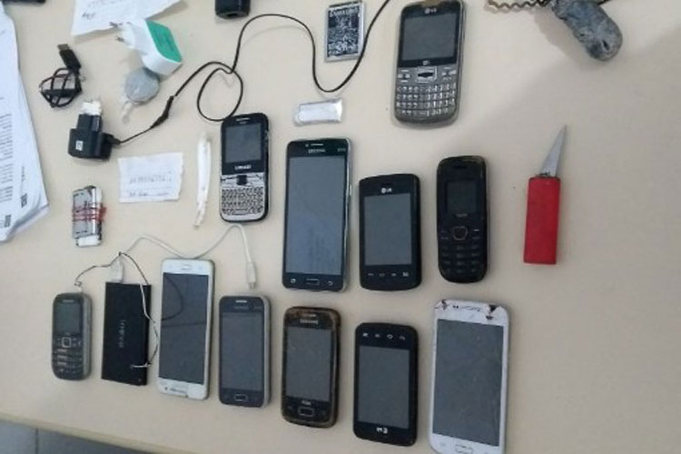 Polícia encontra celulares e ferramentas de fuga na delegacia de Brumado