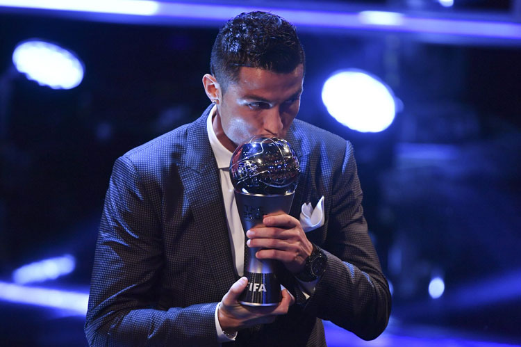 Cristiano Ronaldo é eleito melhor do mundo pela 5ª vez