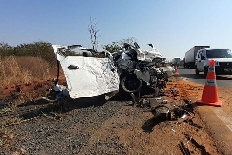 MG-122: Família de Macaúbas morre ao colidir com ônibus no norte de Minas Gerais