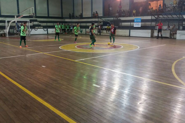 Novo Brumado vence Baraúnas na partida de abertura do campeonato brumadense de futsal