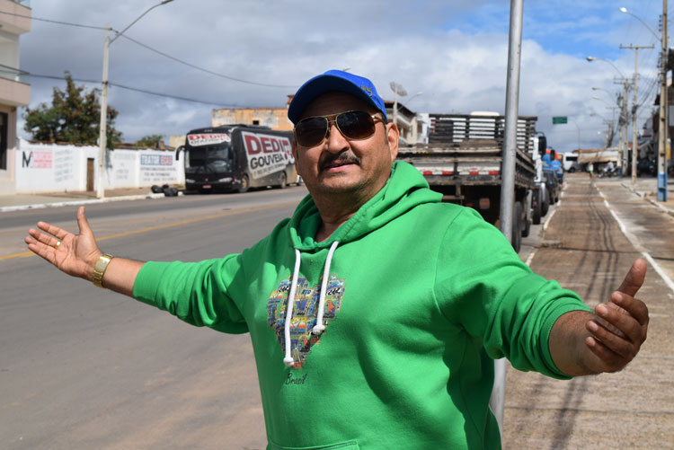 Dedim Gouveia, cantor e sanfoneiro, morre aos 61 anos com Covid-19, em Fortaleza