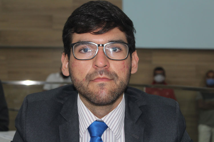 Brumado: João Vasconcelos prega transparência ao conseguir aprovar transmissão de licitações públicas