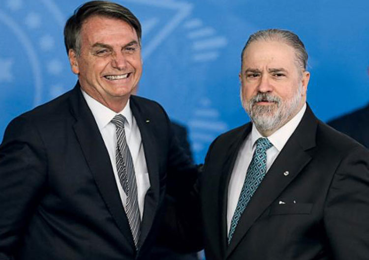 Jair Bolsonaro indica Augusto Aras para novo mandato à frente da Procuradoria Geral da República