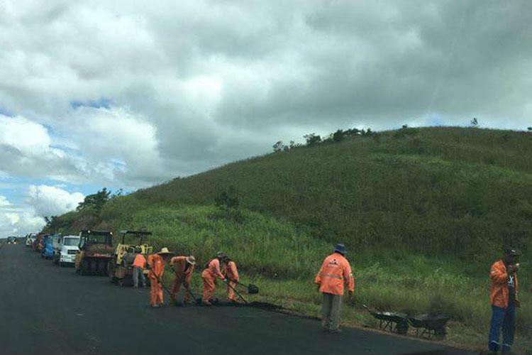 Potiraguá: Obras da BA-680 estão 70% concluídas, diz Waldenor Pereira