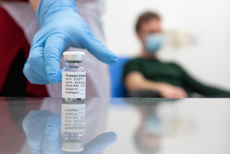 Coronavírus: Anvisa aprova compra de 2 milhões de doses da vacina de Oxford