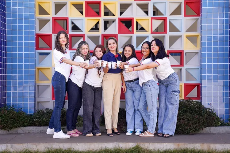Estudantes de Riacho de Santana criam copos biodegradáveis à base de papel reciclado
