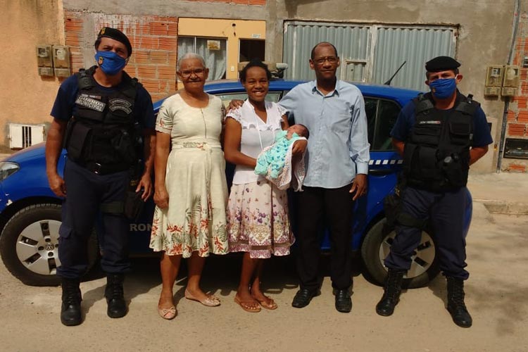 Brumado: Filho de guarda municipal nasce dentro da viatura a caminho do hospital